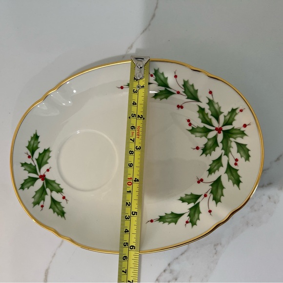 Lenox Holiday Fluted Cup and Dessert Plate Set - Picture 8 of 14